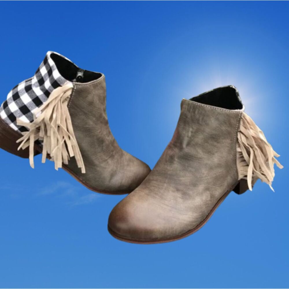 Distressed Plaid & Fringe Bootie 41459 Size 9 1/2 (40) NWOB Boutique